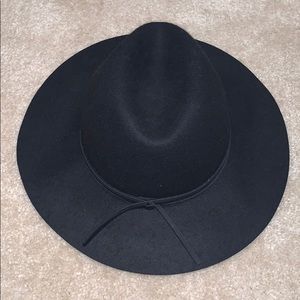 Hinge Hat